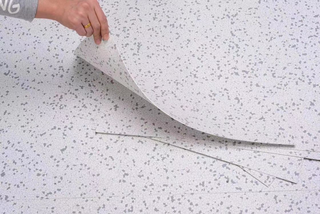 Plancher conducteur de vinyle antistatique de 900*900 mm pour les salles d'opération hospitalières