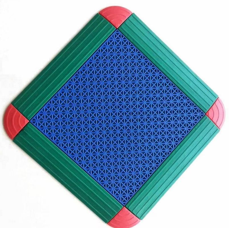 Plancher de sport en PP bleu 3,5 mm 4,5 mm 6 mm Carreaux de sport en extérieur