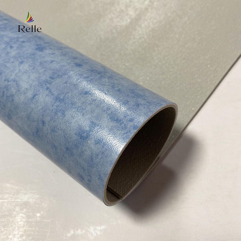 Plancher en vinyle gris blanc et en vinyle hétérogène pour Oman