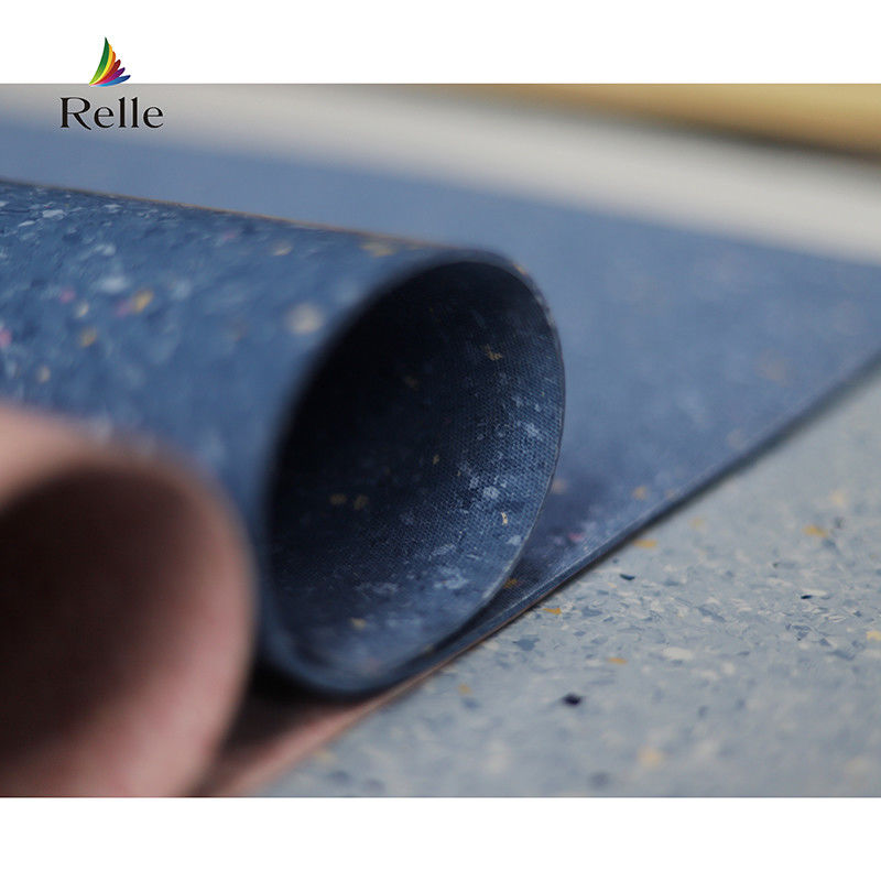 Plancher en vinyle de style moderne pour les zones à fort trafic dans les bureaux Hôpitaux et écoles