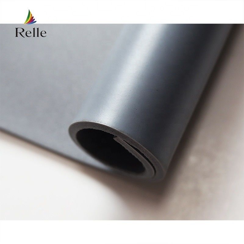 Installation de rouleaux de colle en PVC 6 mm pour les sols de tapis de badminton intérieur