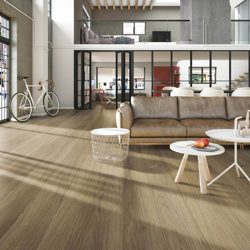 SPC plancher imperméable à l'eau Durable et facile à installer PVC carreaux de vinyle pour les zones à fort trafic dans les milieux commerciaux