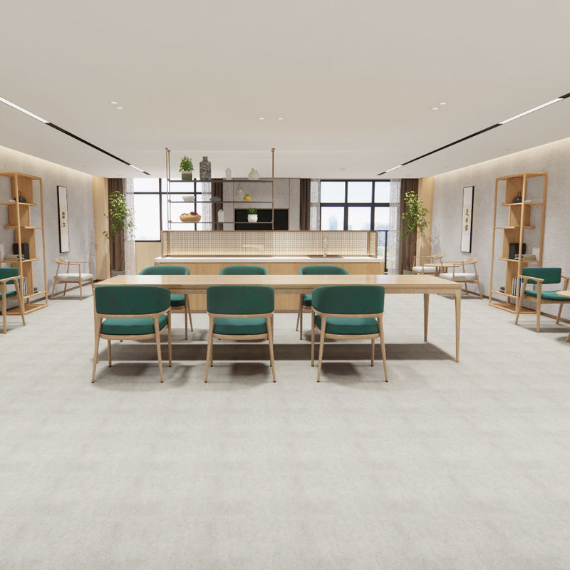 Plancher hétérogène, résistant aux rayures et doux pour les zones à fort trafic